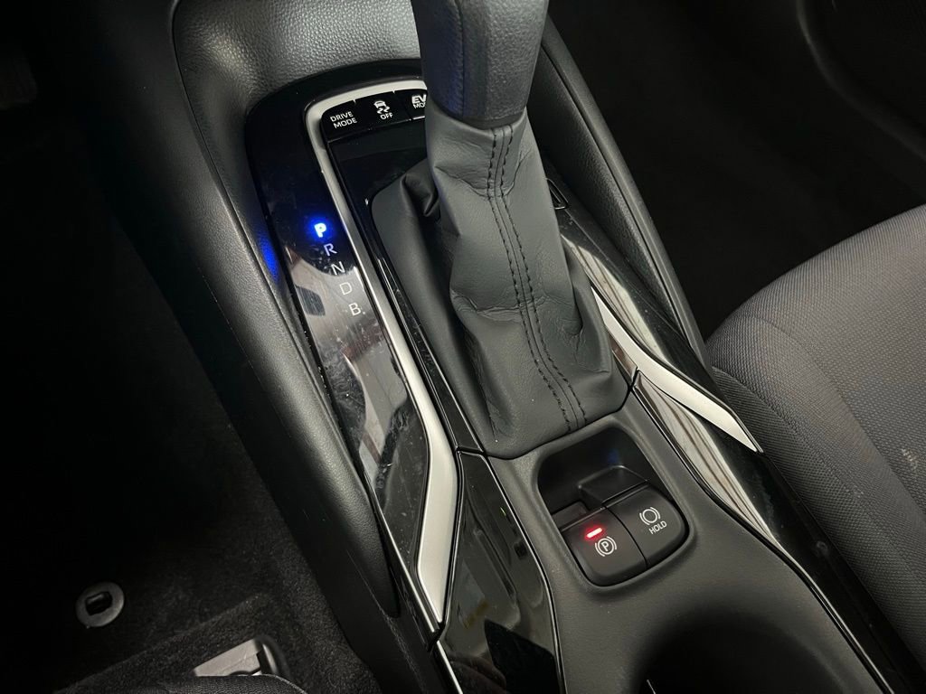 Used 2022 Toyota Corolla LE image 15