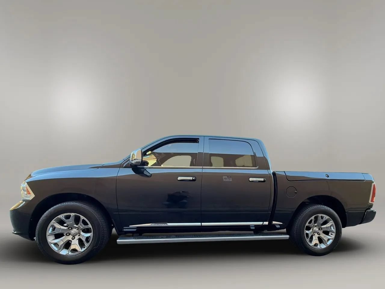 Used 2016 RAM 1500 Limited RWD image 8