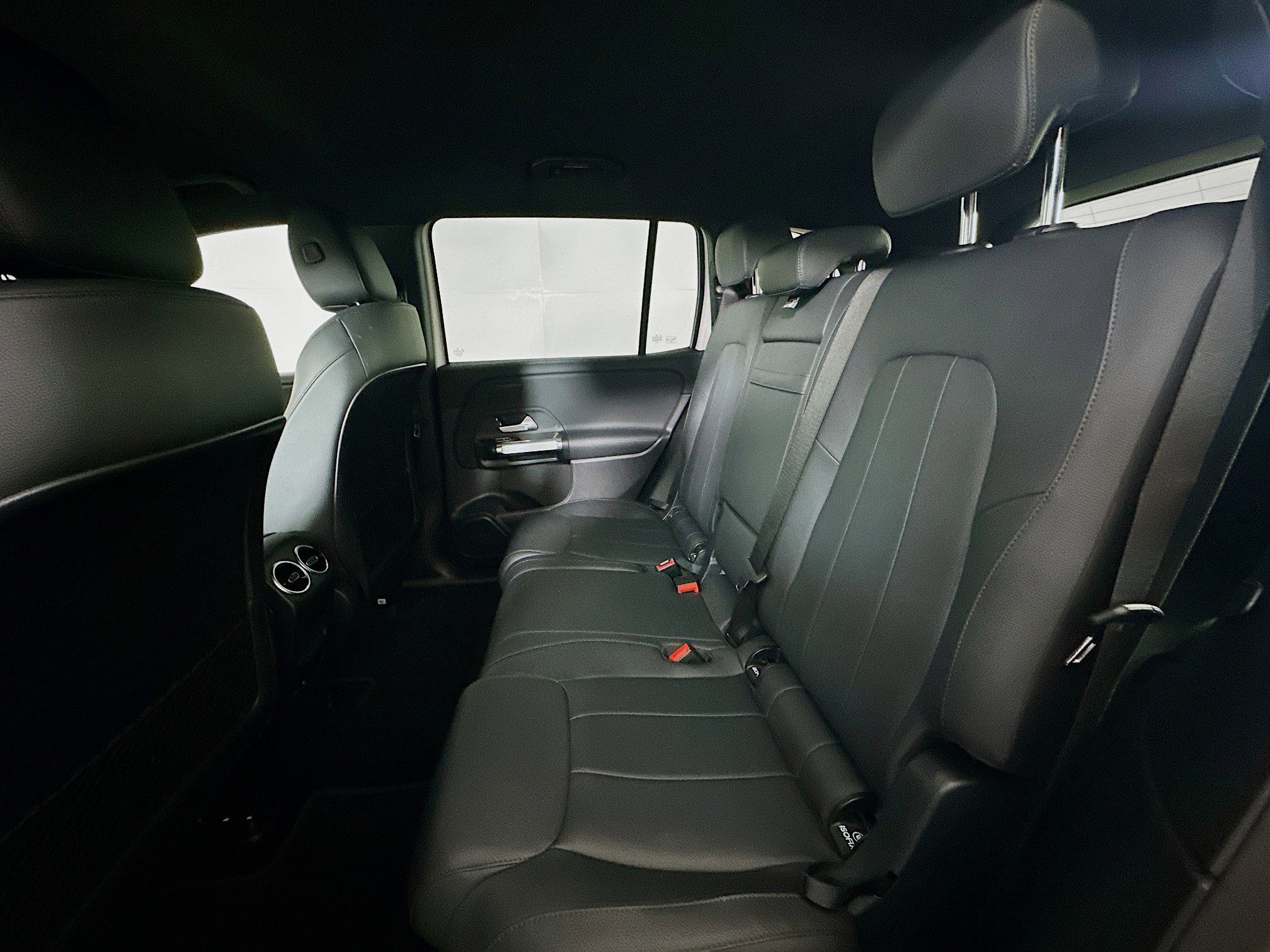 Used 2024 Mercedes-Benz EQB 250+ image 27