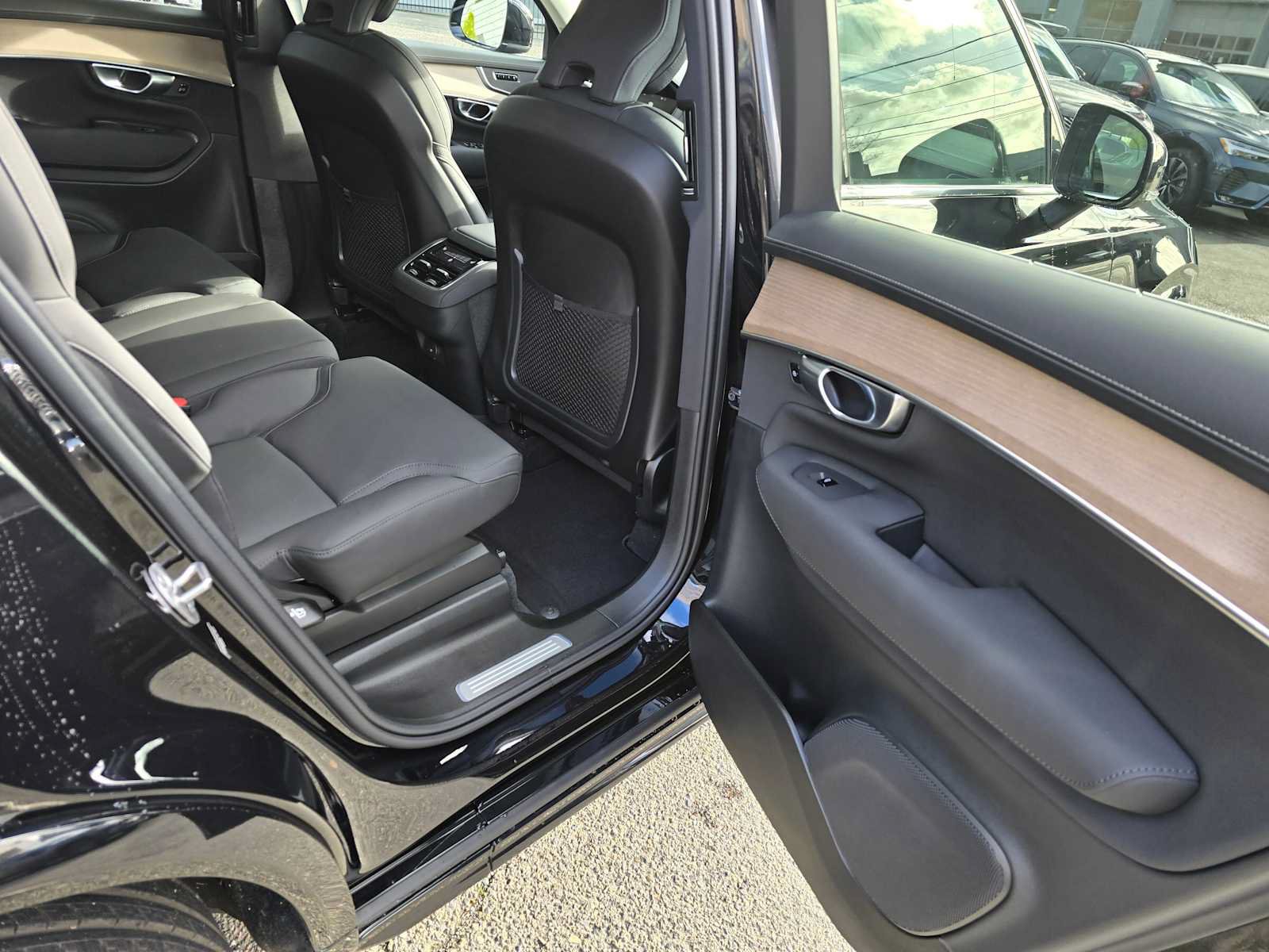 New 2026 Volvo XC90 B5 Core AWD/4WD image 14