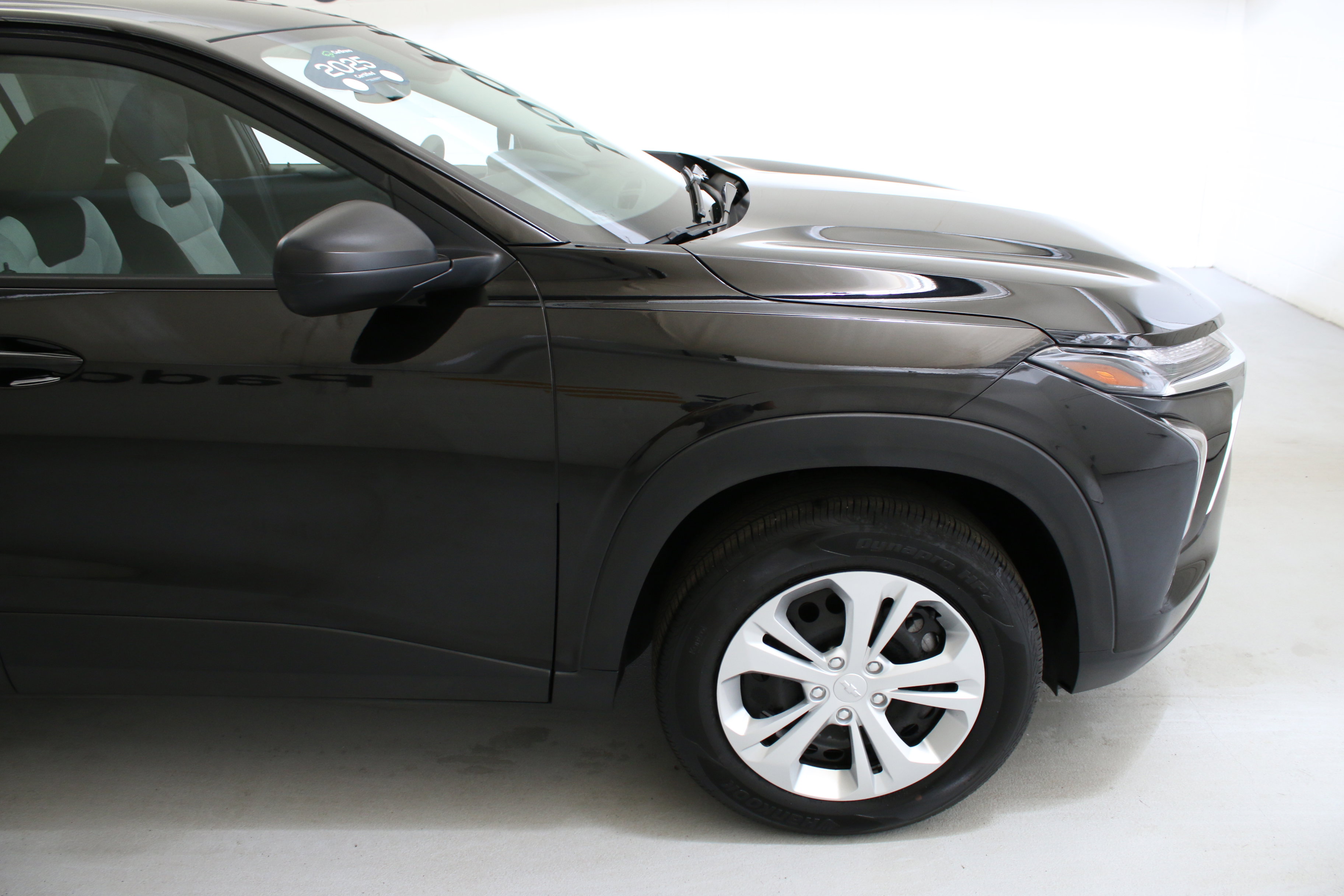 Certified 2025 Chevrolet Trax LS FWD image 11