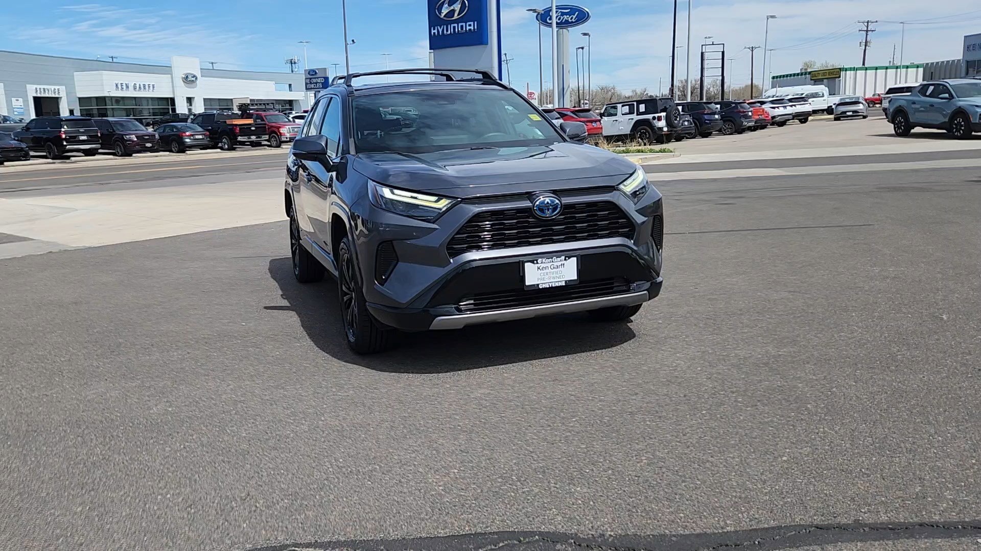 Used 2022 Toyota RAV4 SE w/ Convenience Package AWD/4WD image 4