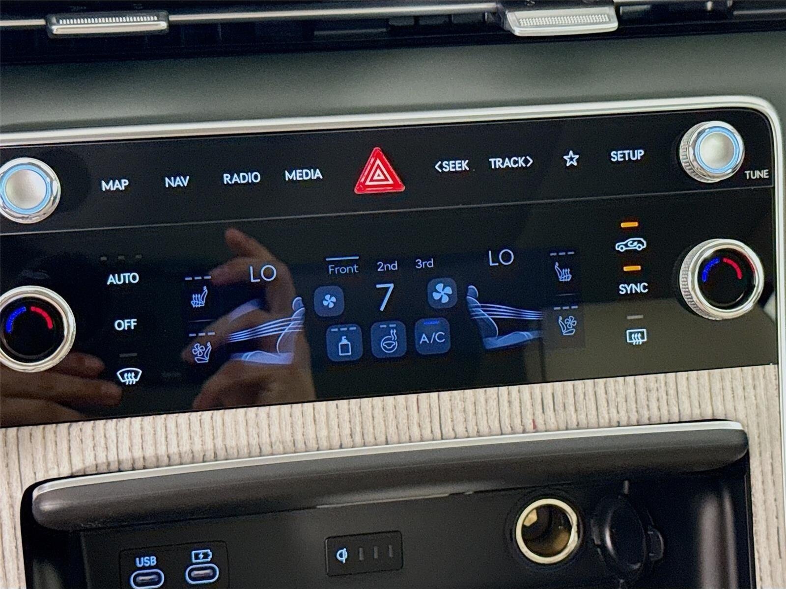 New 2027 Genesis GV80 2.5T Prestige AWD/4WD image 23