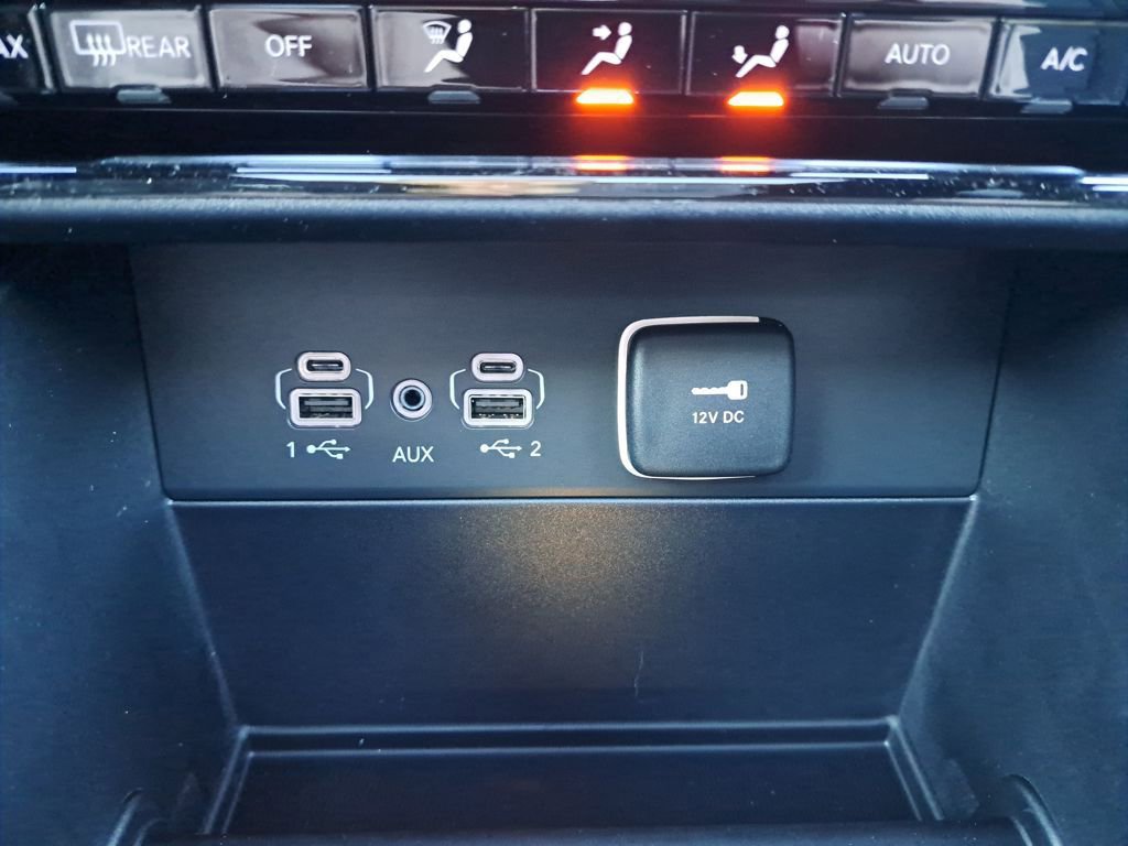 New 2025 Jeep Grand Cherokee Limited w/ MOPAR Finishing Package AWD/4WD image 28