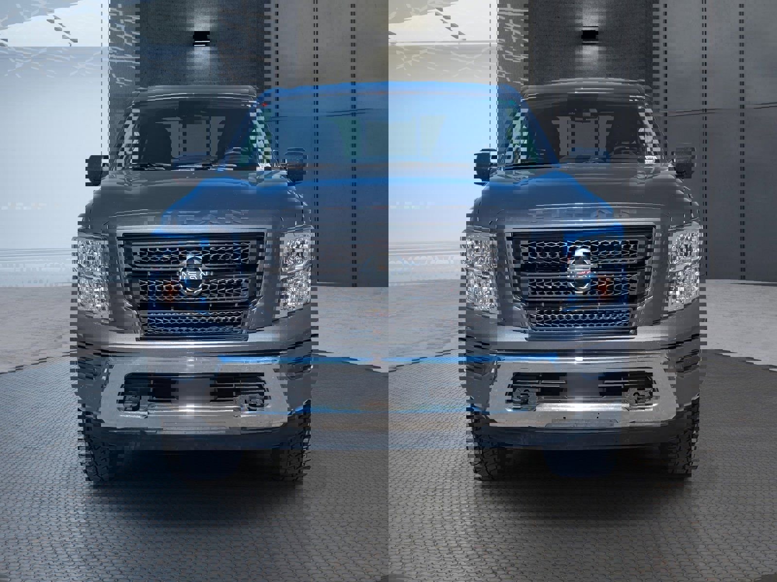 Used 2024 Nissan Titan SV image 9