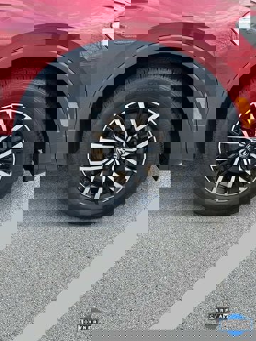 Used 2021 Volkswagen Tiguan SE w/ Panoramic Sunroof Package image 4