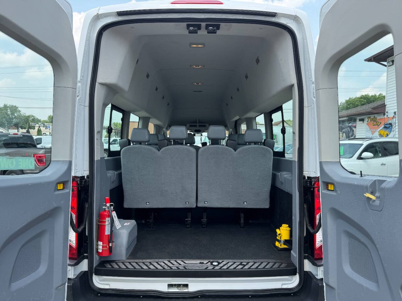 Used 2017 Ford Transit 350 XL RWD image 11