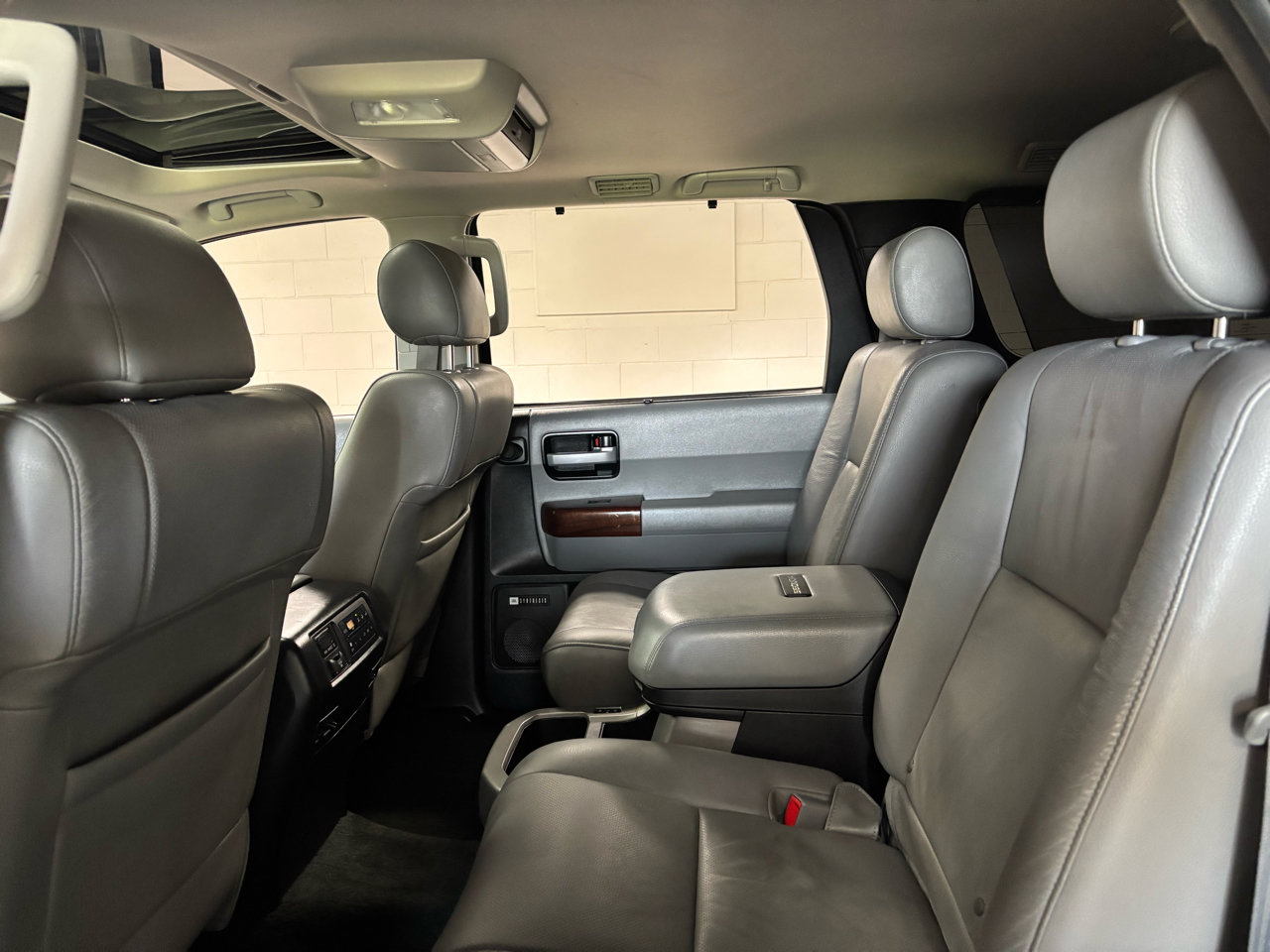 Used 2016 Toyota Sequoia Platinum image 14