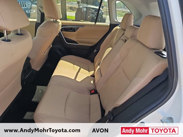 Used 2022 Toyota RAV4 LE AWD/4WD image 11