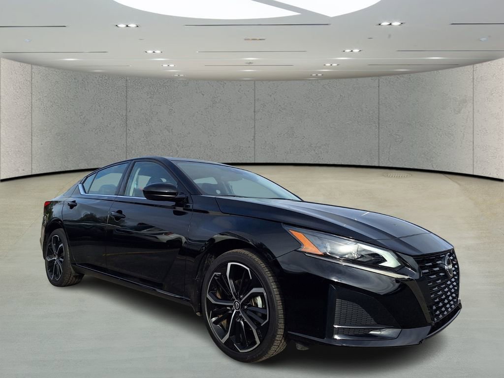 Certified 2024 Nissan Altima 2.5 SR w/ SR Premium Package image 6