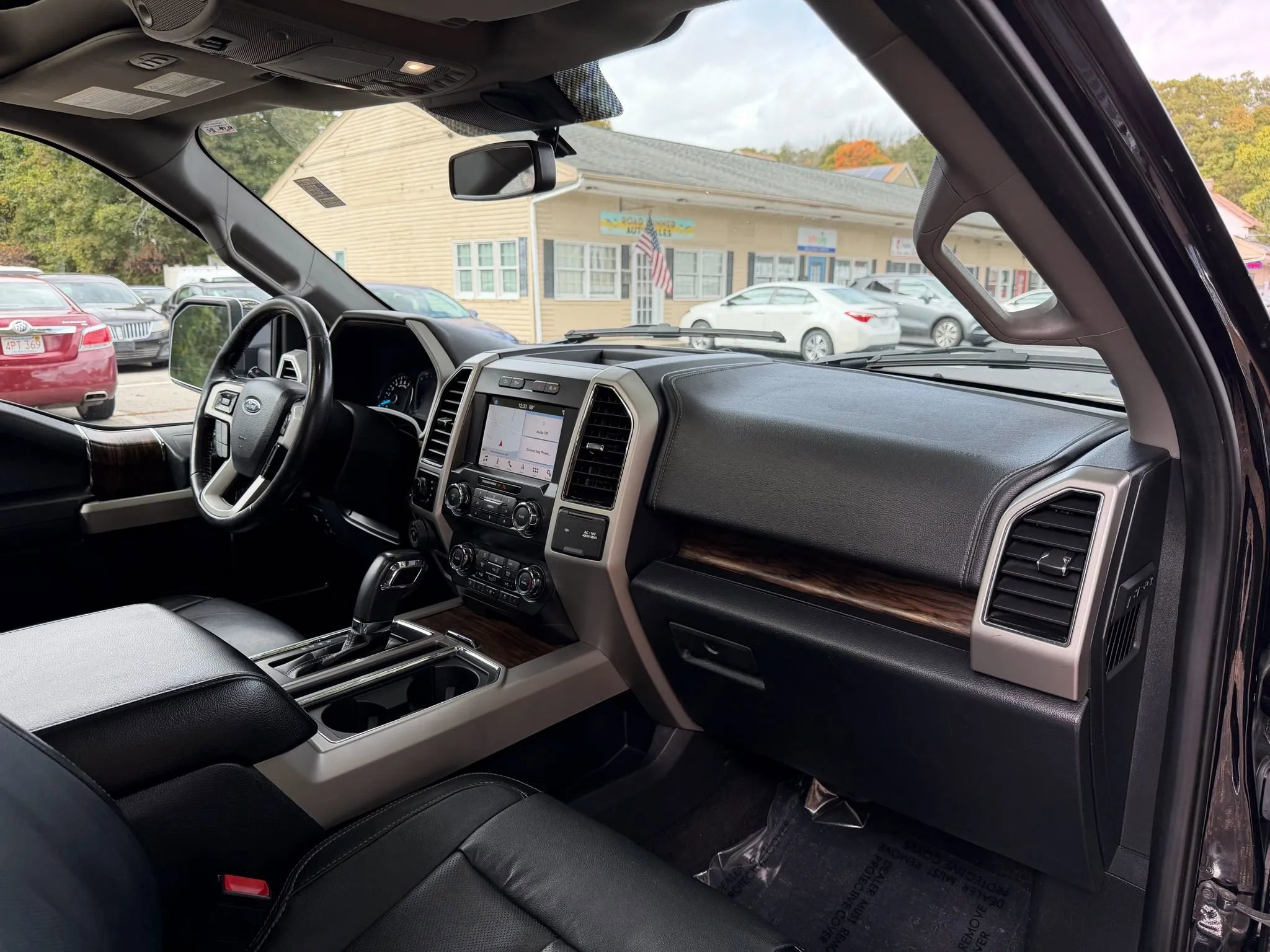 Used 2019 Ford F150 Lariat image 33