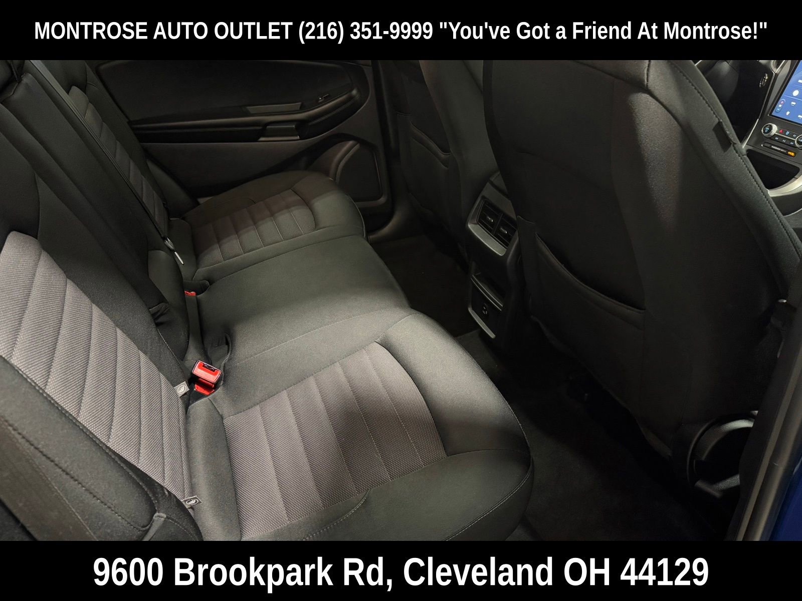 Used 2022 Ford Edge SE image 43