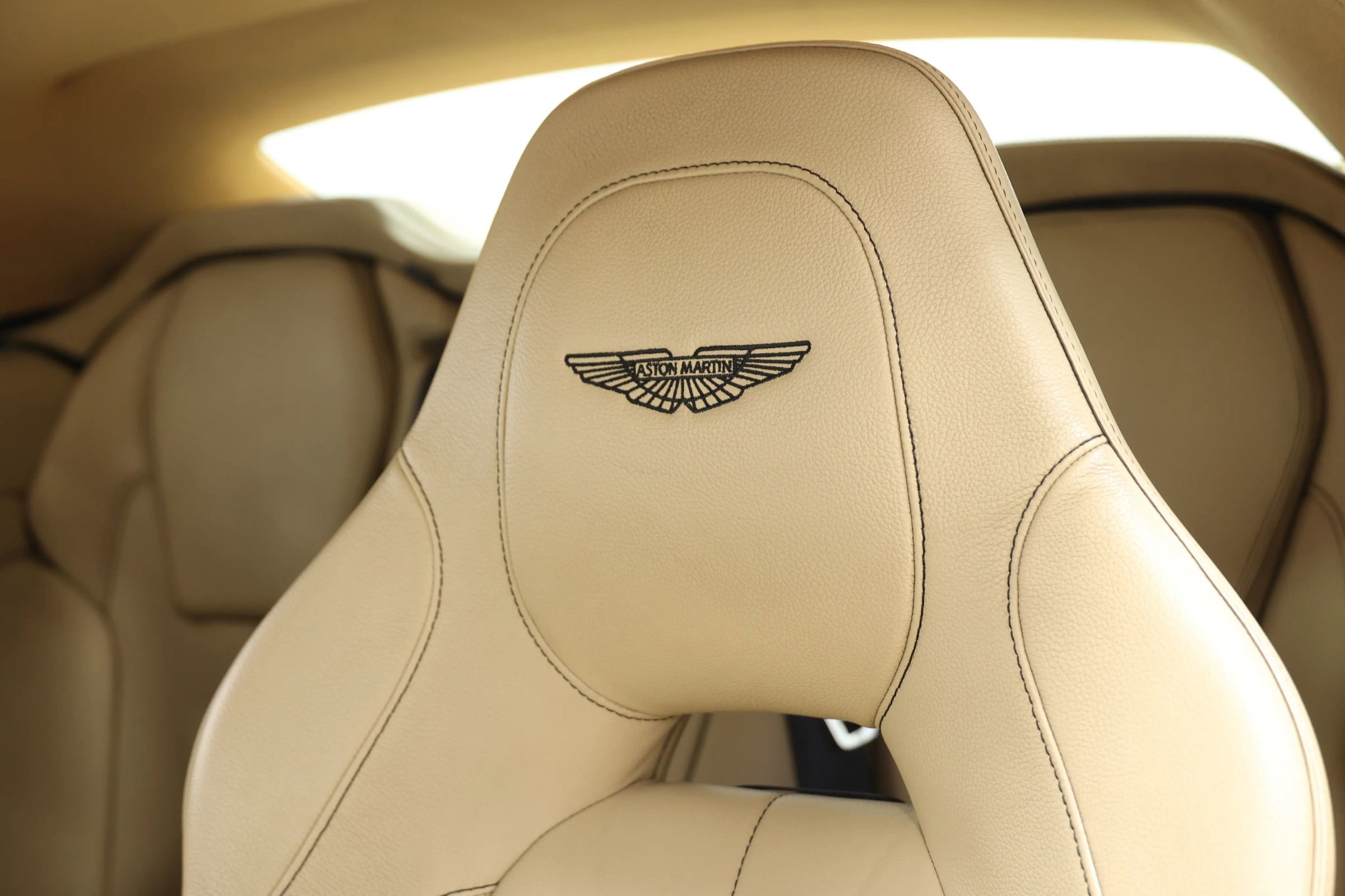 Used 2016 Aston Martin Vanquish Volante image 16