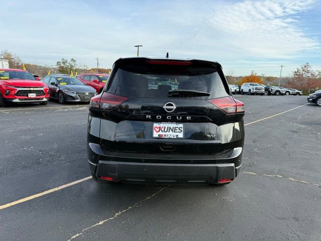 Used 2024 Nissan Rogue SV image 6