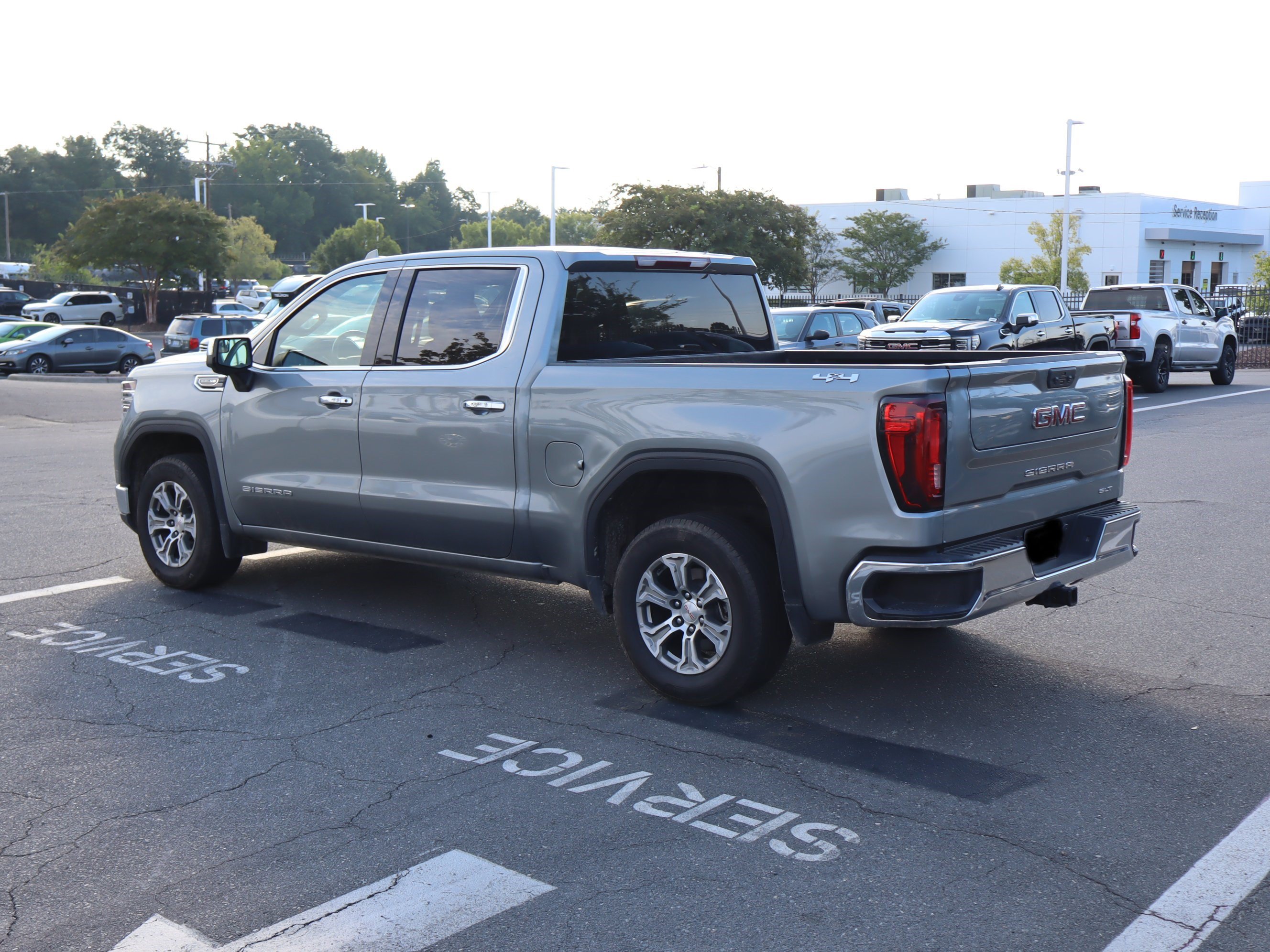Used 2025 GMC Sierra 1500 SLT AWD/4WD image 8