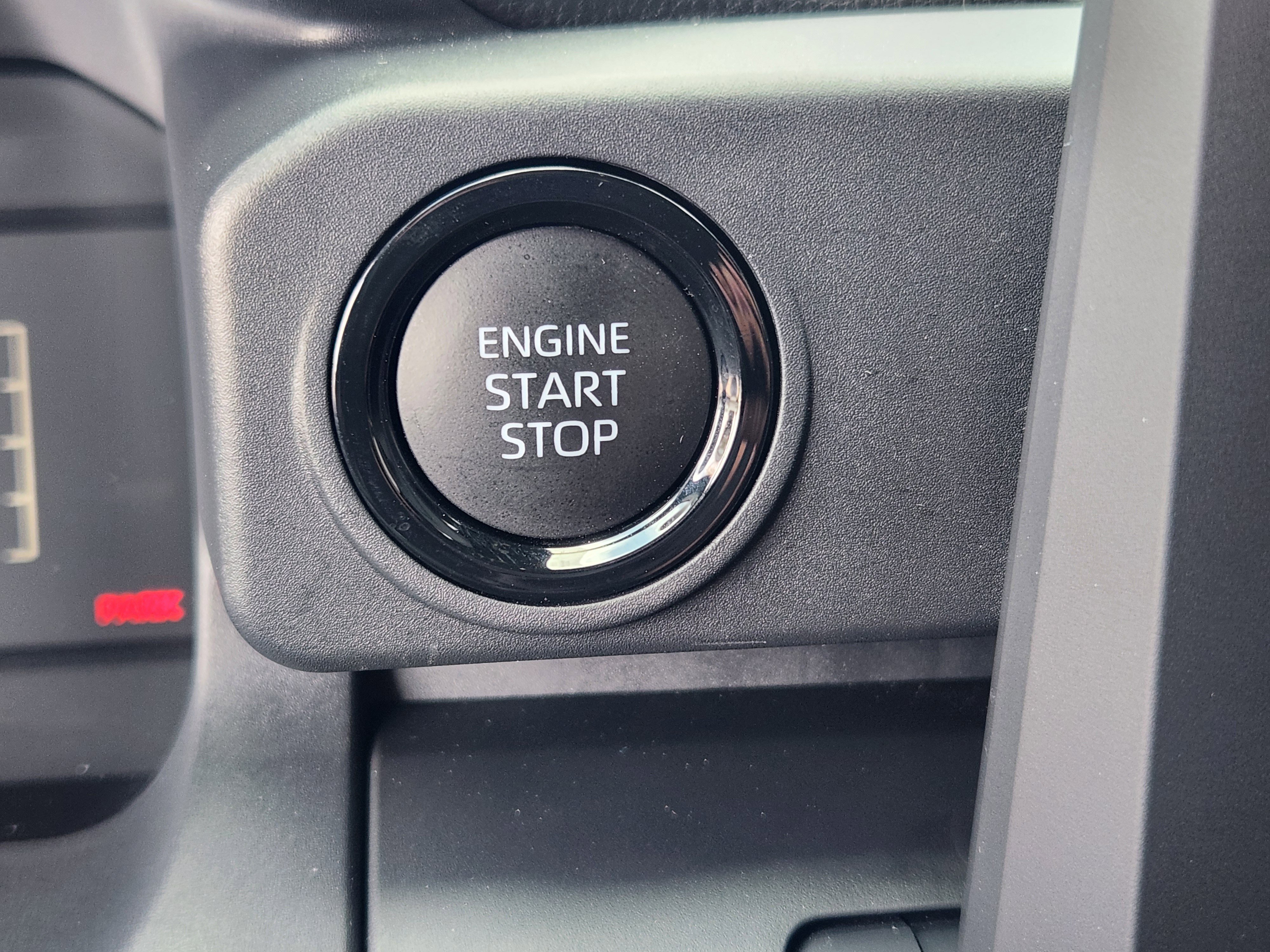 Certified 2025 Toyota Tacoma SR image 25