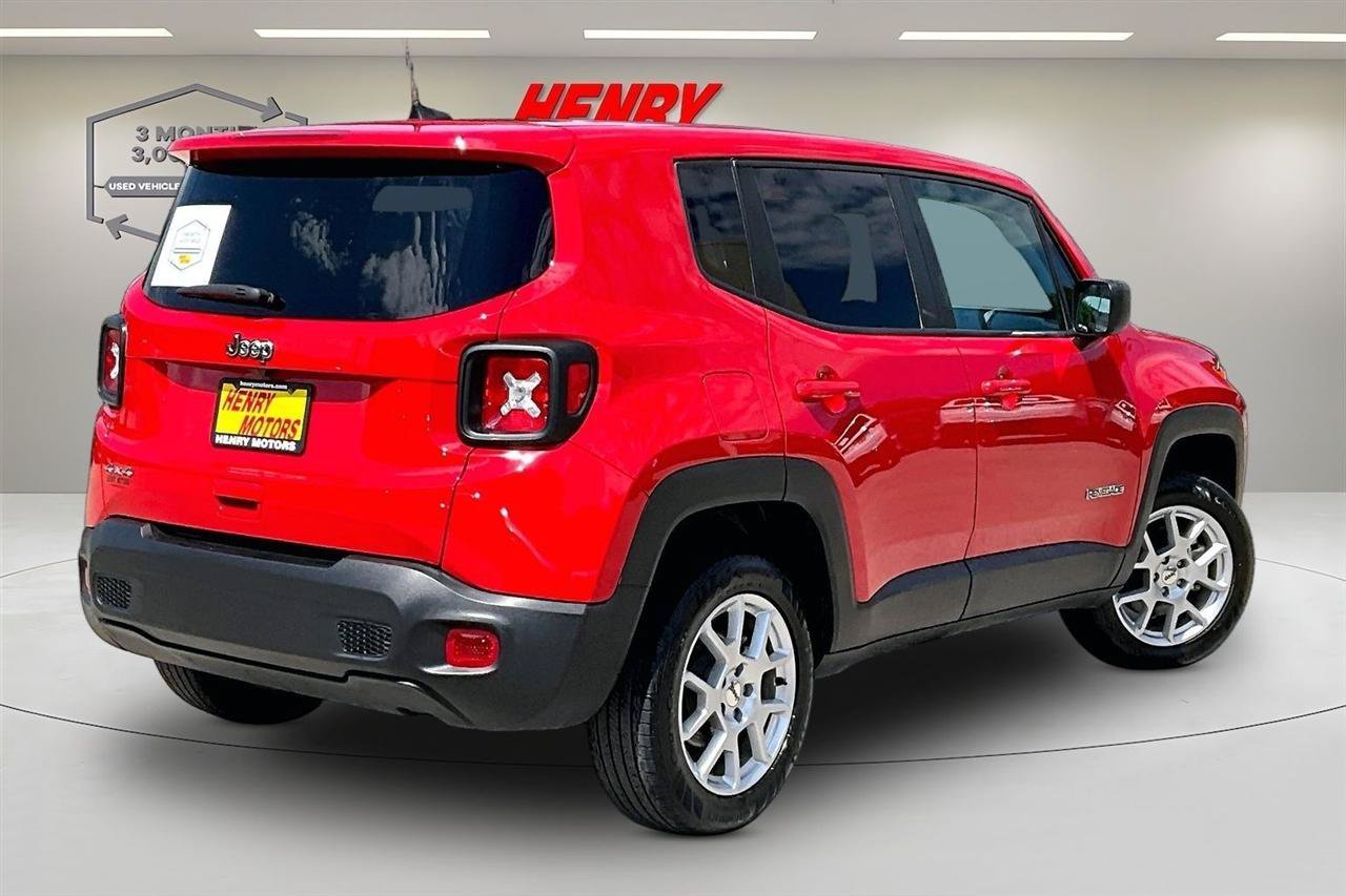 Used 2023 Jeep Renegade Latitude AWD/4WD image 6