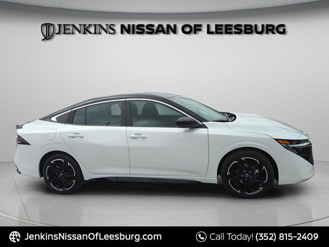 New 2026 Nissan Sentra SR w/ Floor Mat Package image 2