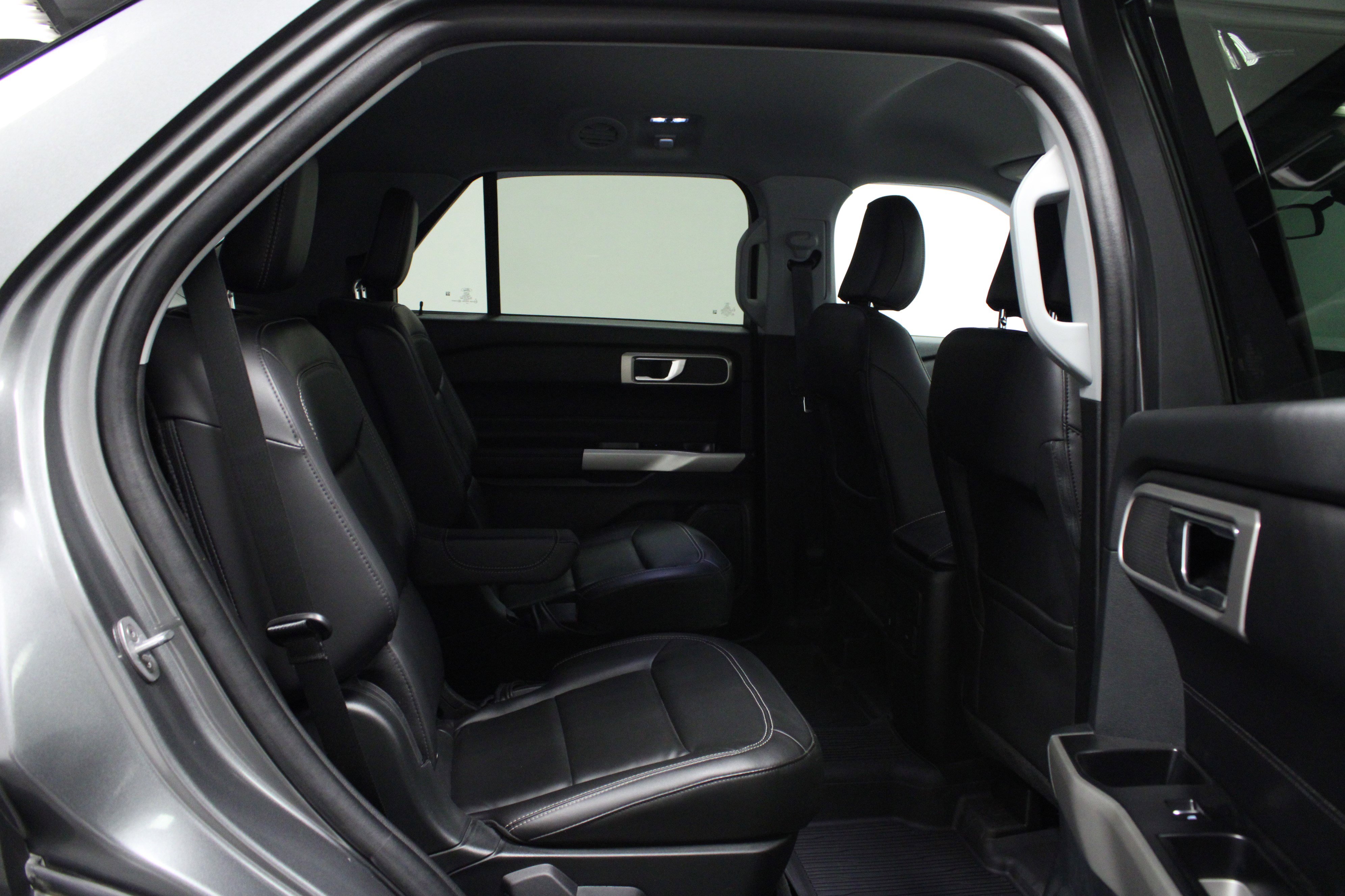 Used 2023 Ford Explorer XLT w/ Equipment Group 202A image 16