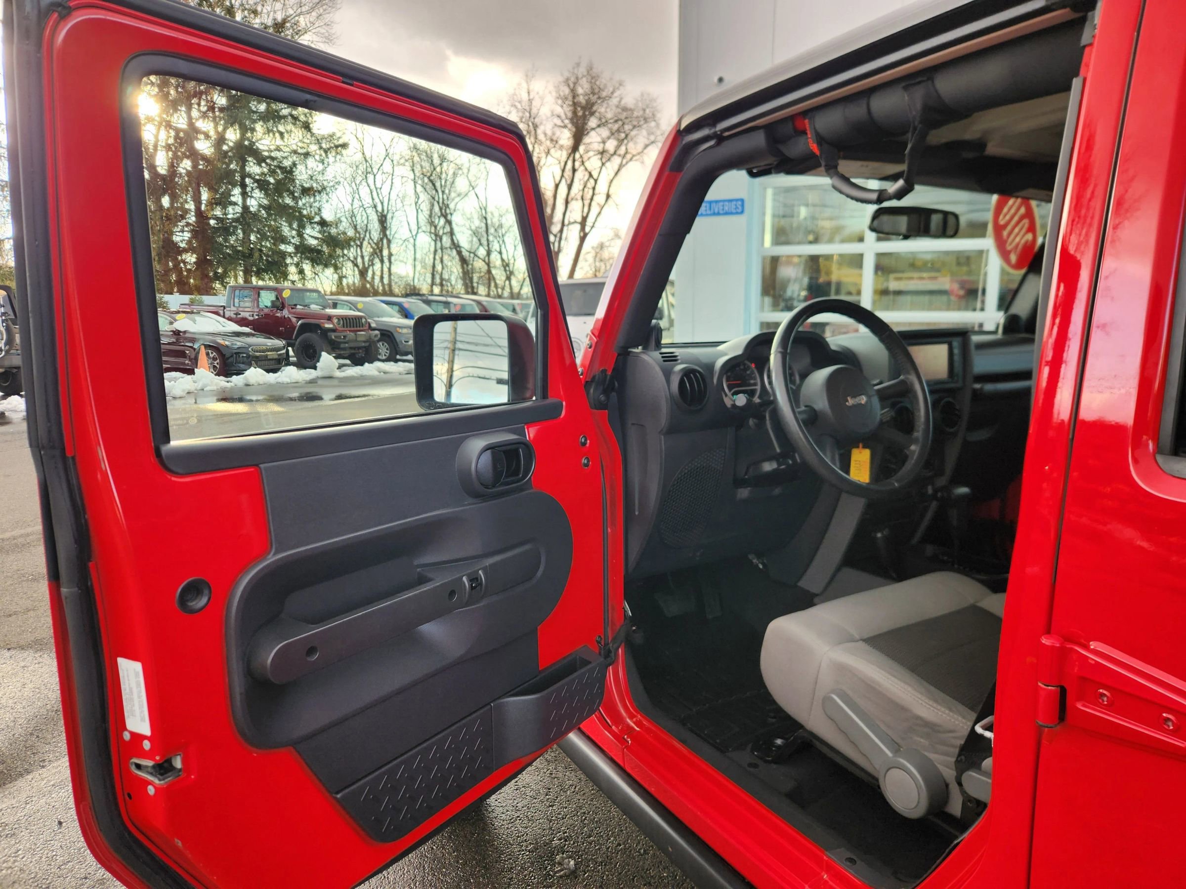 Used 2010 Jeep Wrangler Unlimited Rubicon w/ Trailer Tow Group image 22