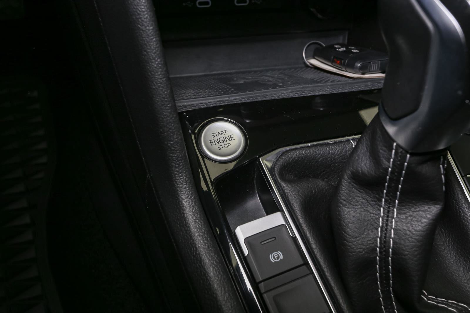 Certified 2024 Volkswagen Taos SEL image 36