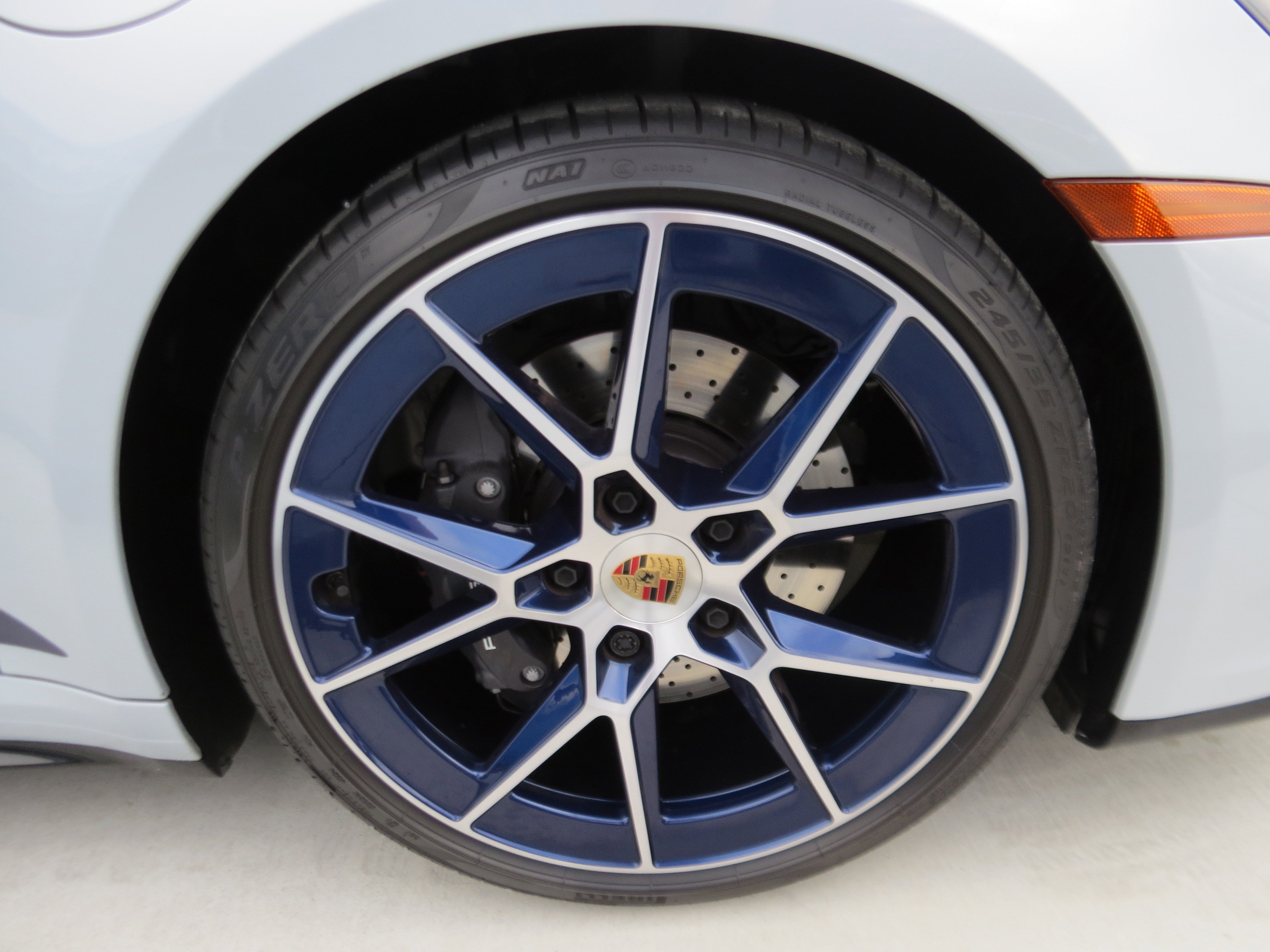 Used 2025 Porsche 911 Carrera T RWD image 12