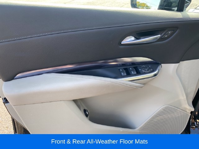 Used 2023 Cadillac XT4 Luxury w/ Cold Weather Package AWD/4WD image 17