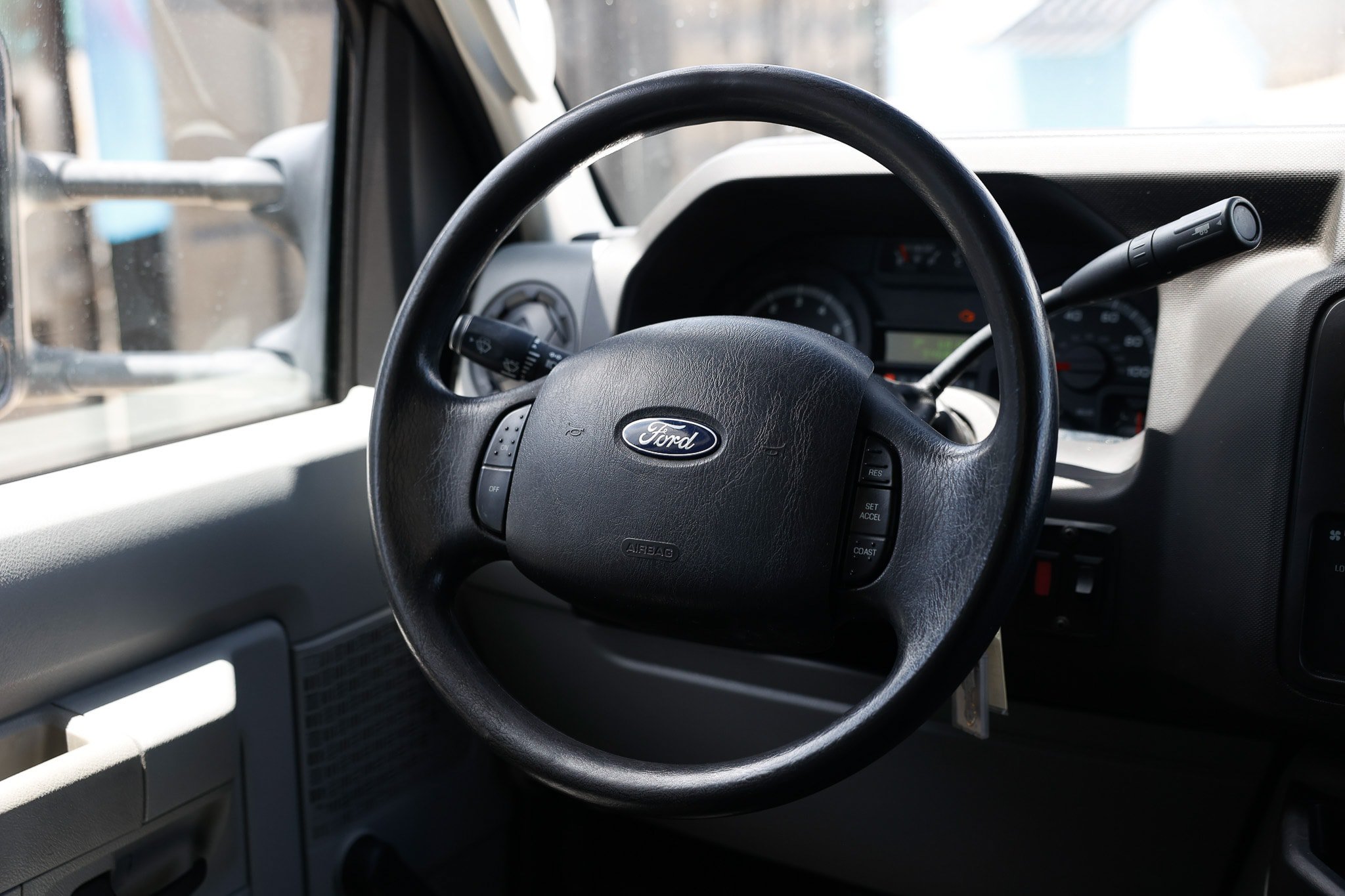 Used 2018 Ford E-350 and Econoline 350 Super Duty RWD image 31