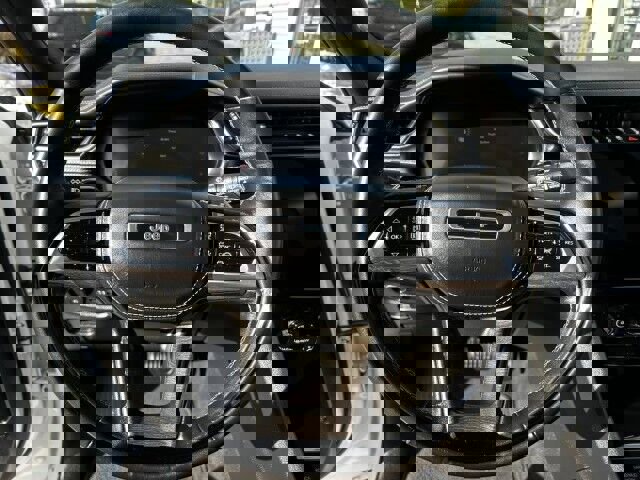 Used 2025 Jeep Grand Cherokee L Overland w/ Advanced Protech Group III image 13