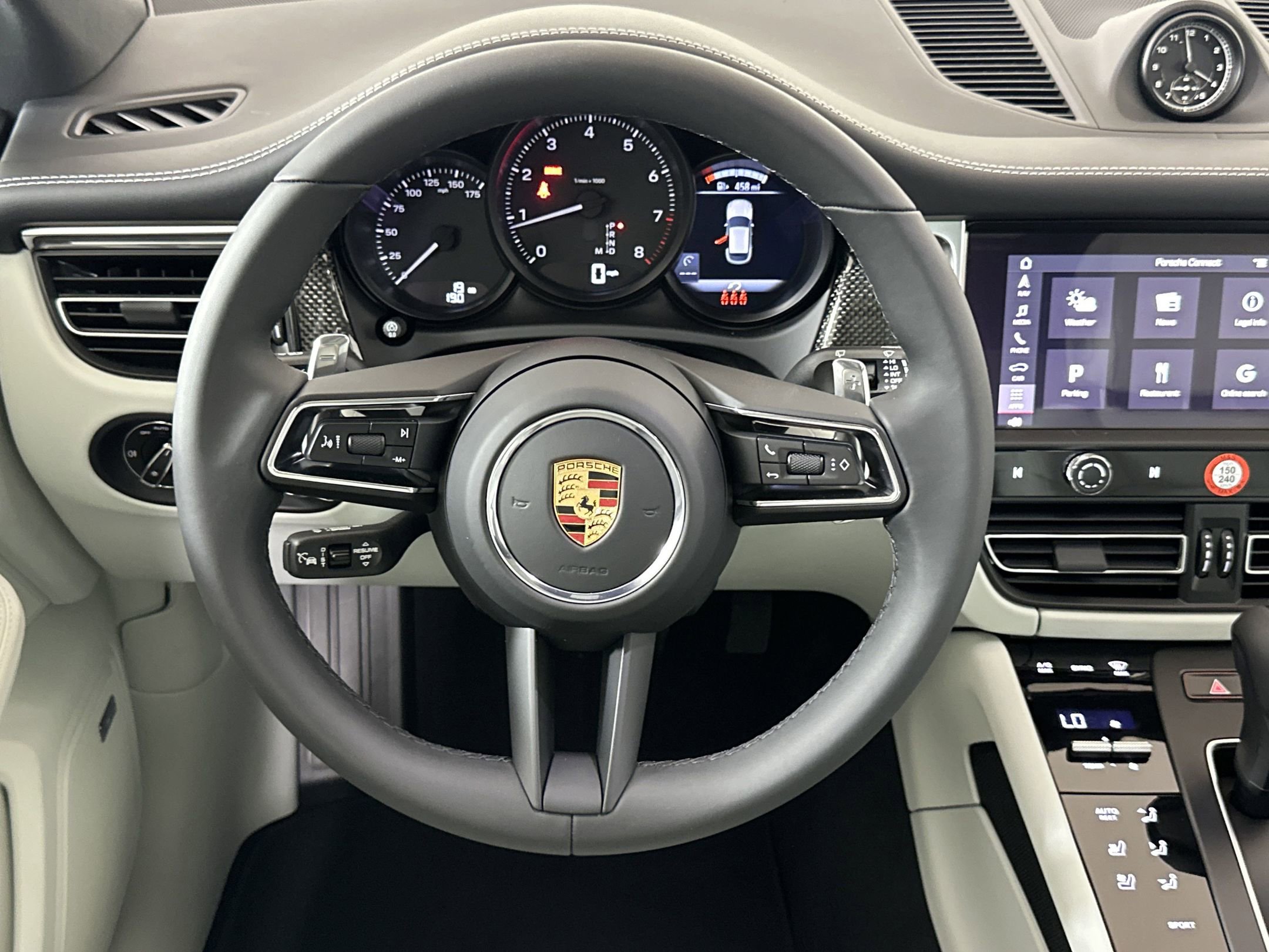 Certified 2025 Porsche Macan image 31
