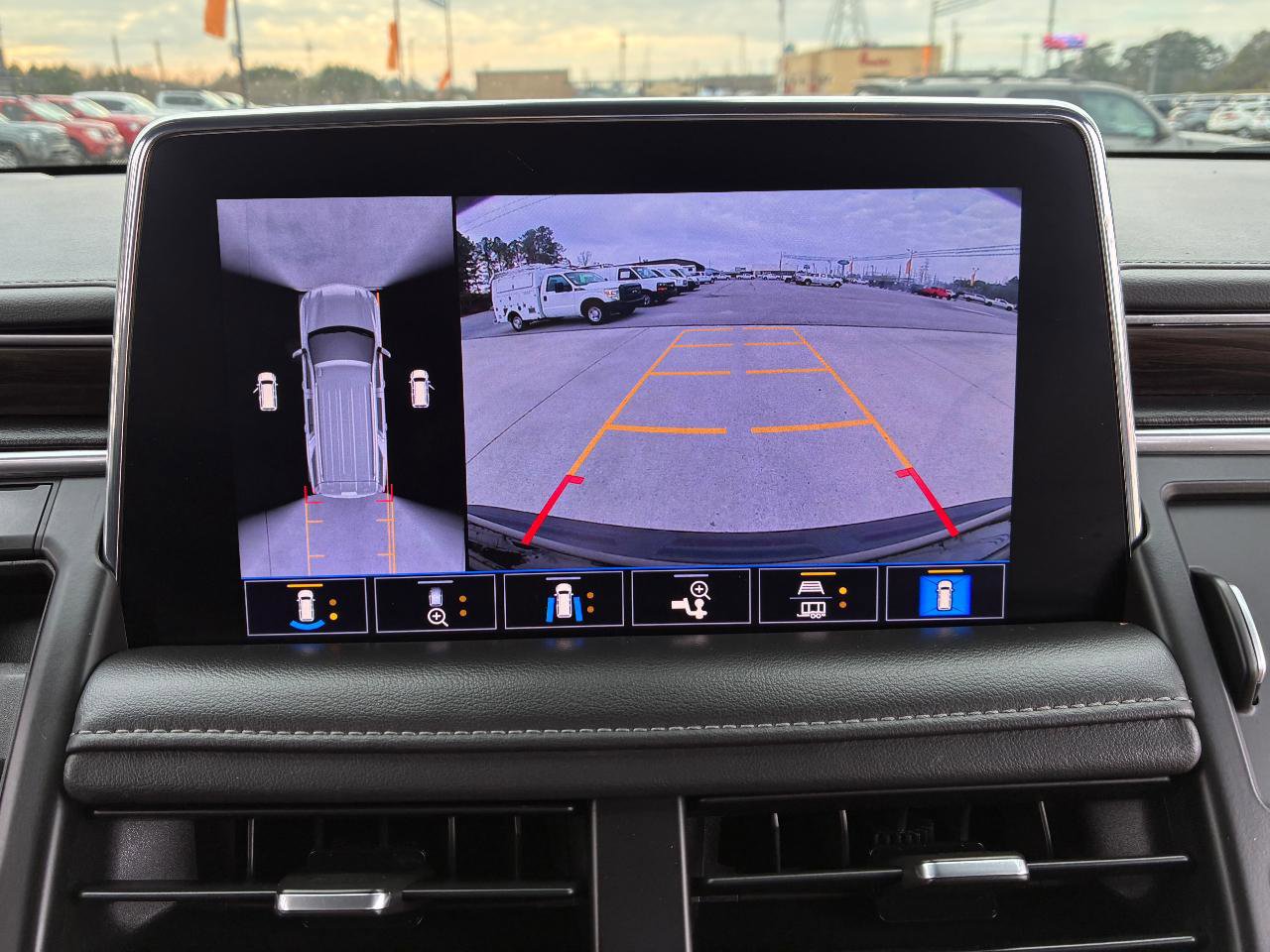 Used 2021 Chevrolet Tahoe LT w/ Luxury Package image 21