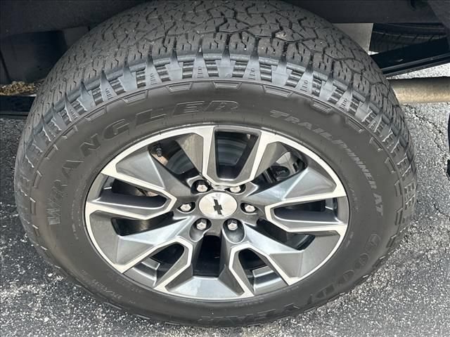 Certified 2024 Chevrolet Silverado 1500 RST AWD/4WD image 37
