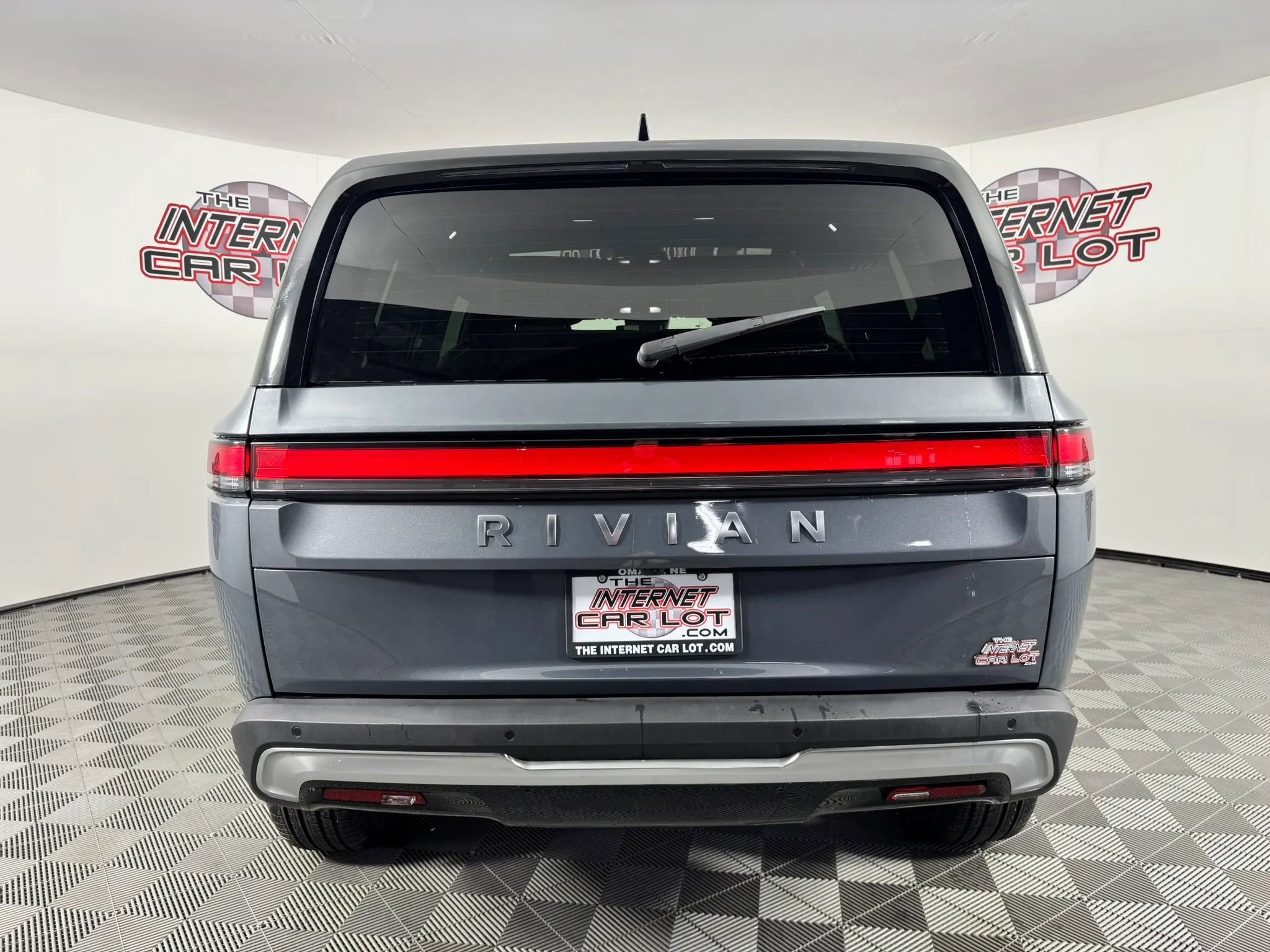 Used 2023 Rivian R1S Adventure image 6