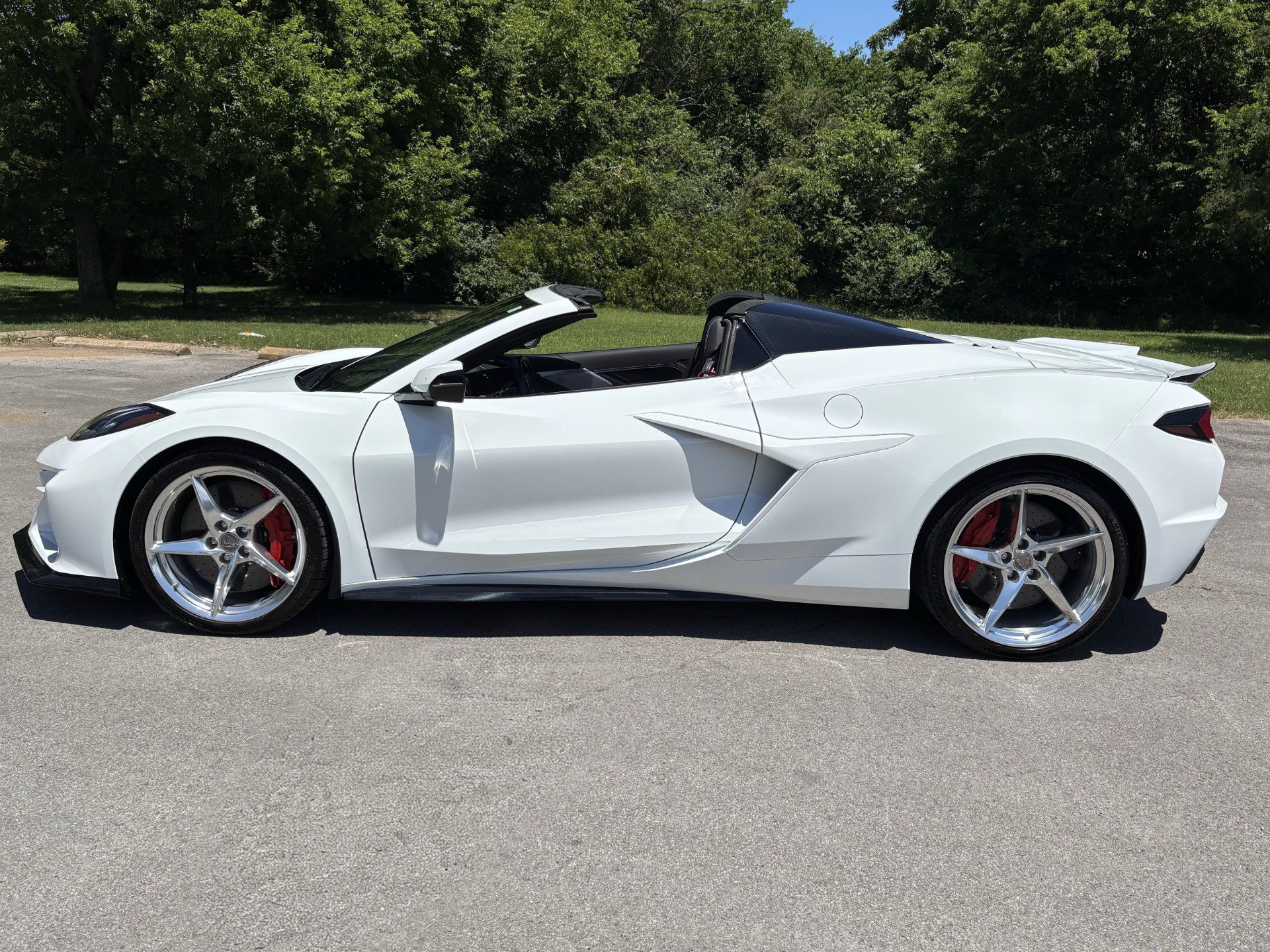Used 2024 Chevrolet Corvette E-Ray AWD/4WD image 8