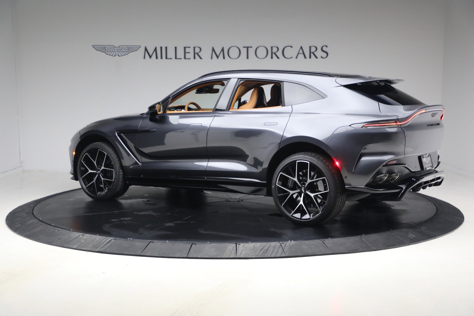 New 2026 Aston Martin DBX 707 image 4
