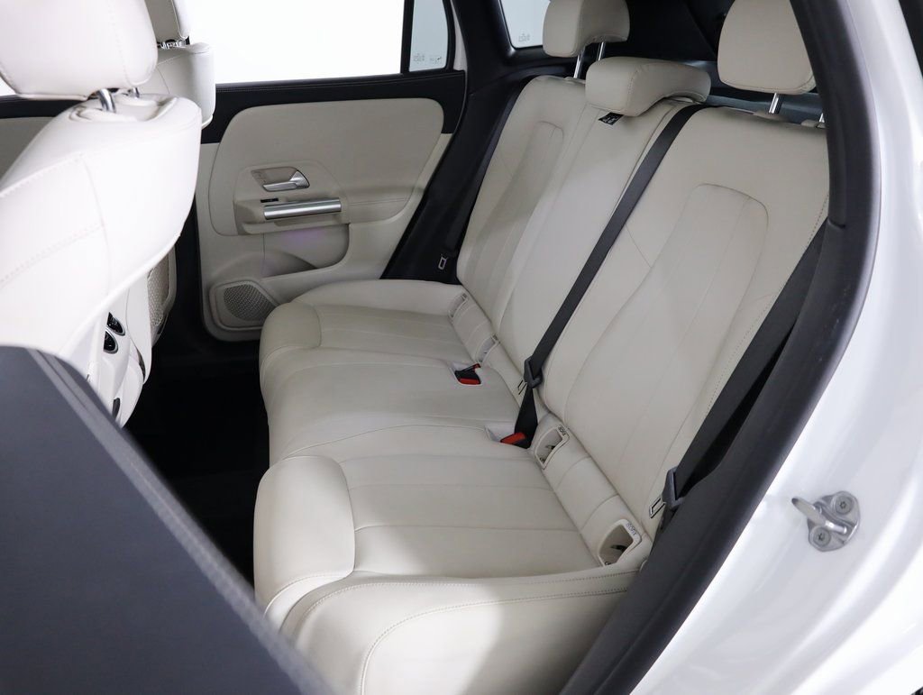 Certified 2023 Mercedes-Benz GLA 250 4MATIC w/ Premium Package image 41