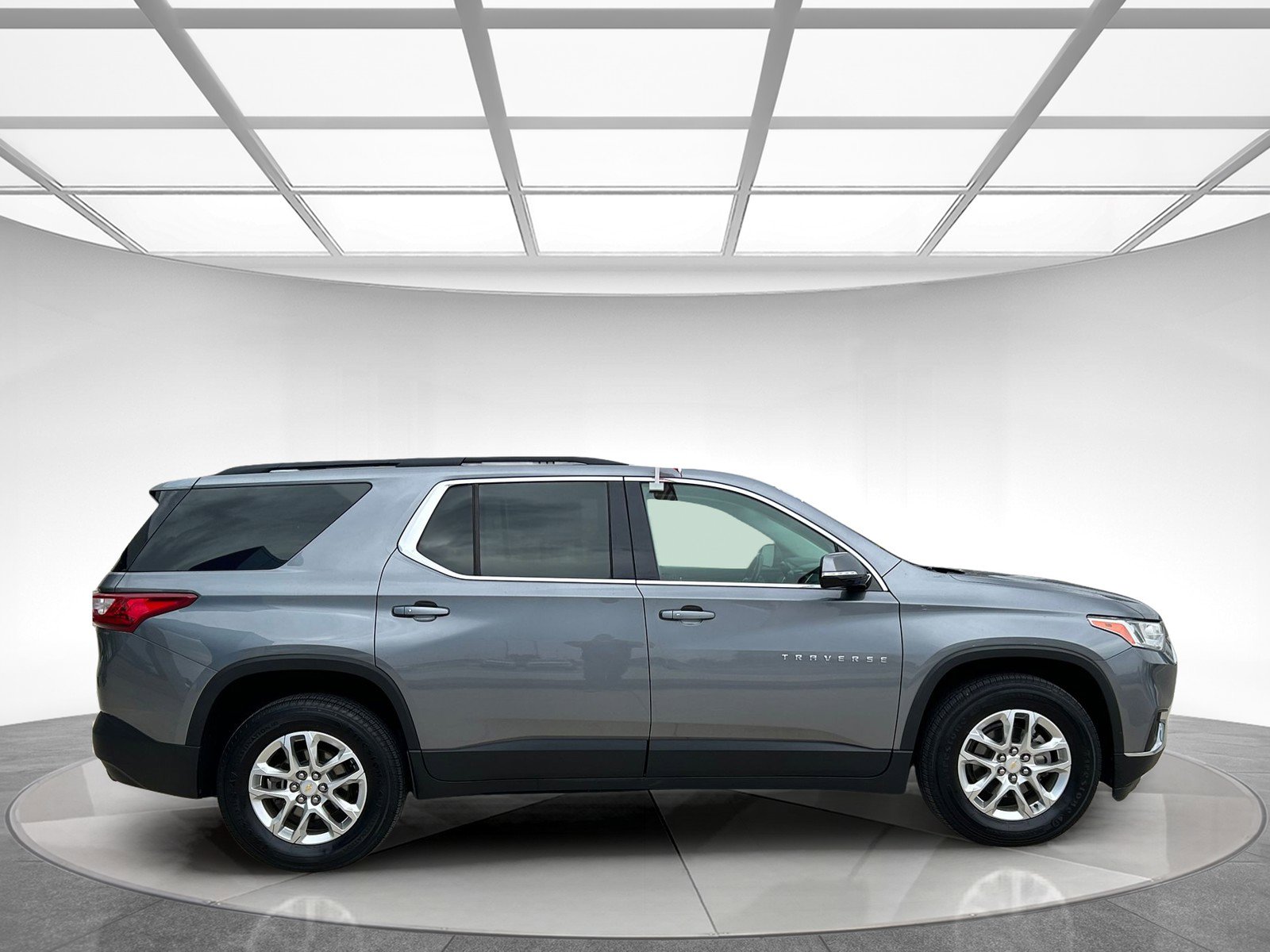 Used 2020 Chevrolet Traverse LT w/ Driver Confidence II Package image 6