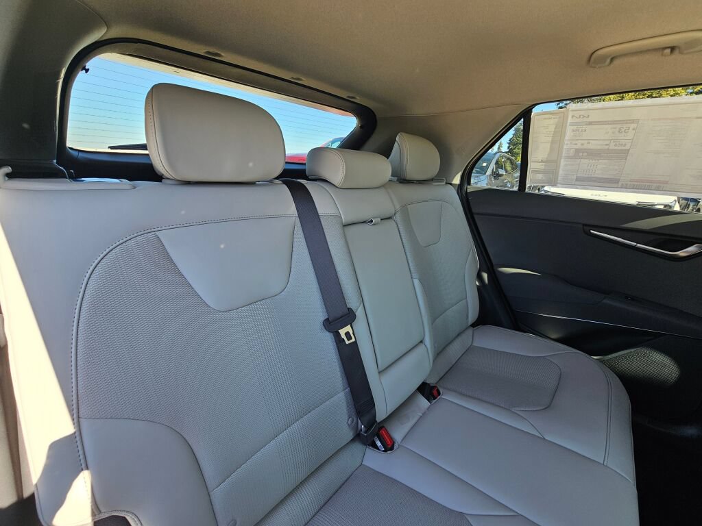 New 2026 Kia Niro EX FWD image 29