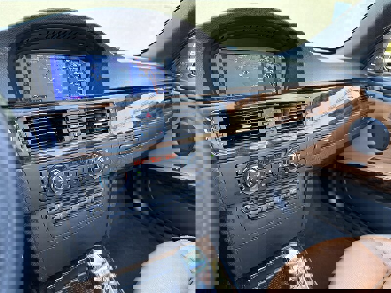 Used 2011 BMW 335i Convertible image 31