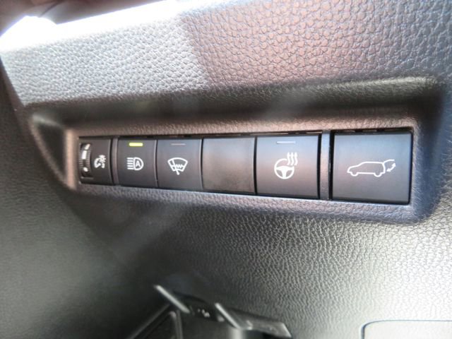 Used 2021 Toyota RAV4 XLE Premium image 24