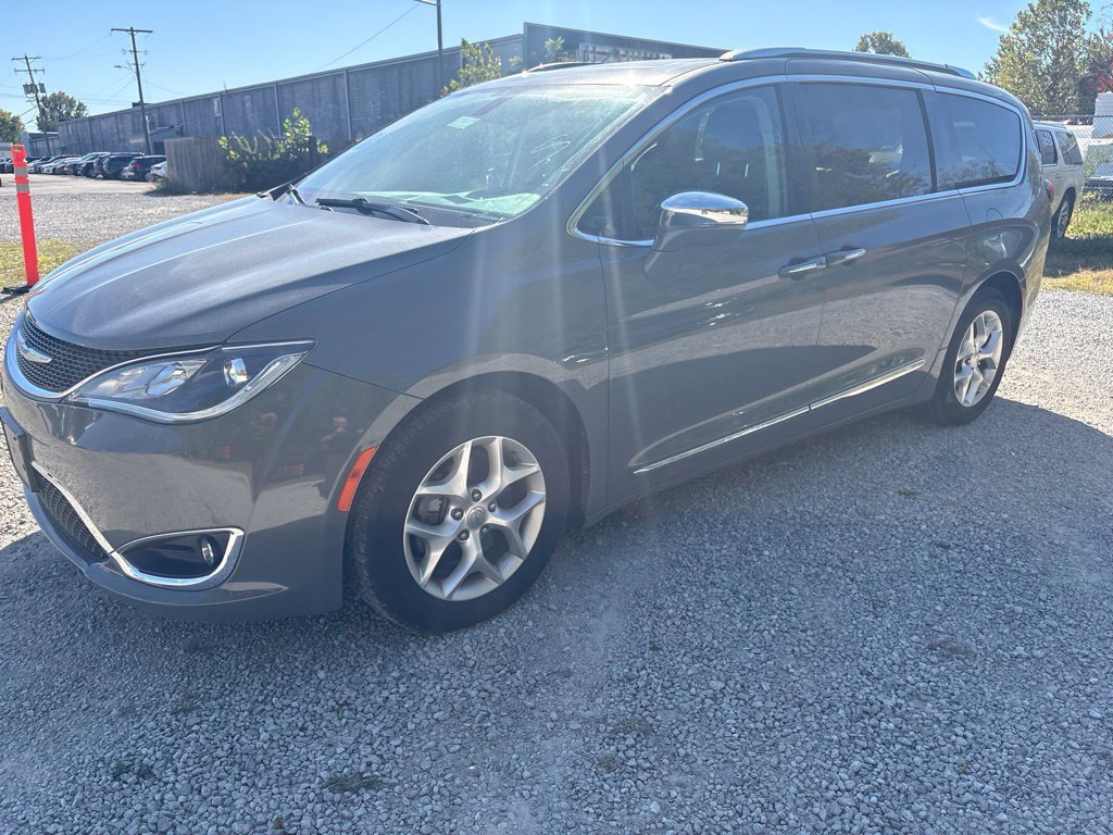 Used 2020 Chrysler Pacifica Limited FWD image 1
