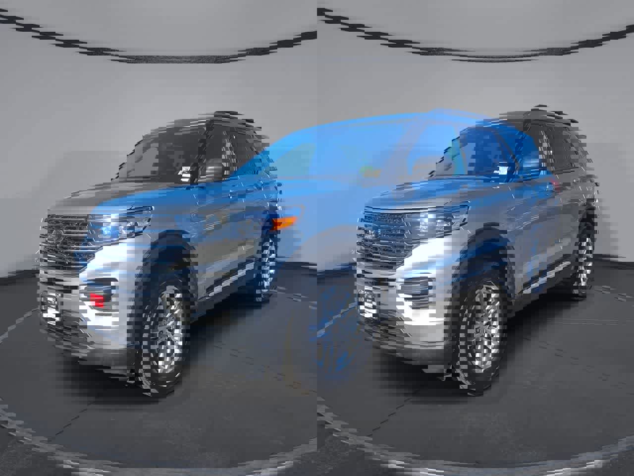 Certified 2023 Ford Explorer XLT image 1