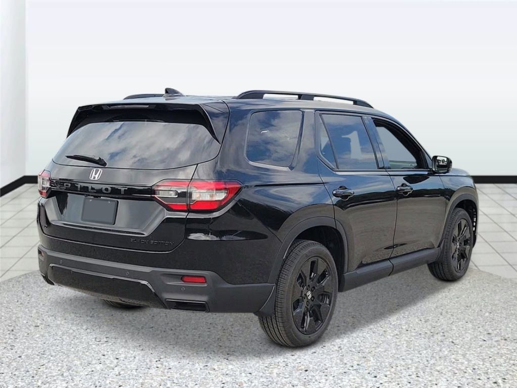 New 2026 Honda Pilot Black Edition image 3