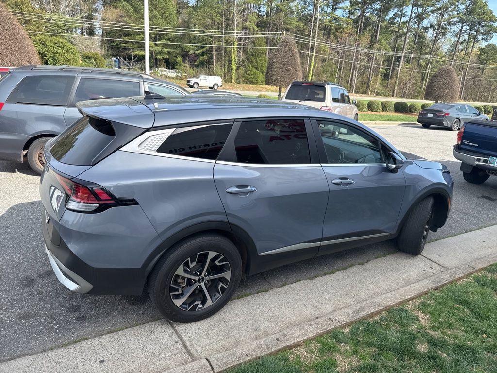 Used 2023 Kia Sportage EX image 4