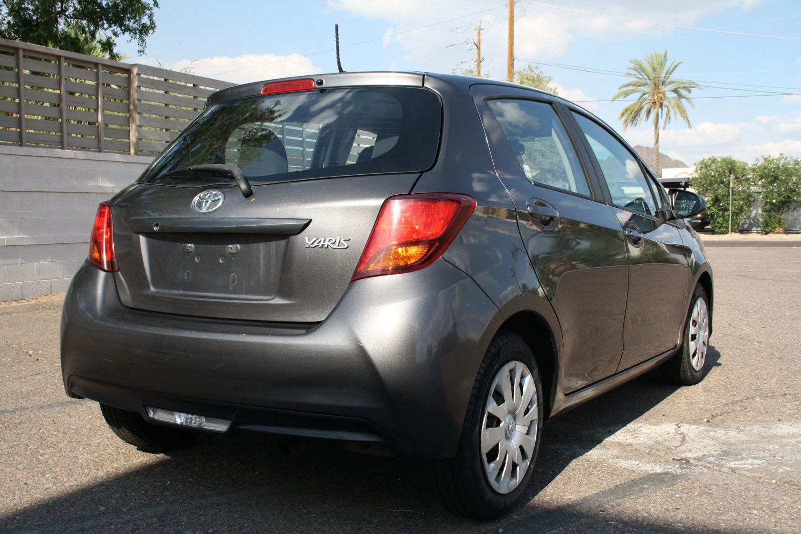 Used 2015 Toyota Yaris L FWD image 5