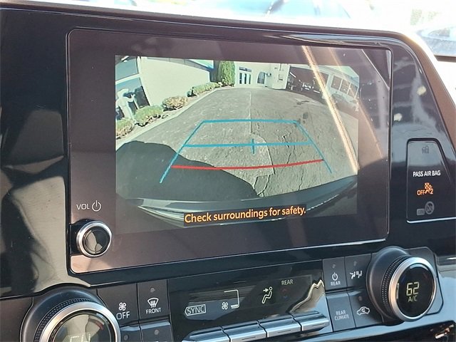 Used 2024 Toyota Highlander LE image 19