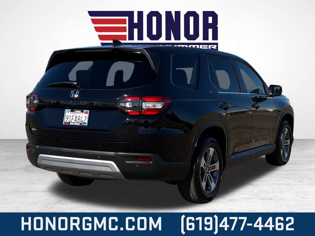 Used 2025 Honda Pilot EX-L image 3