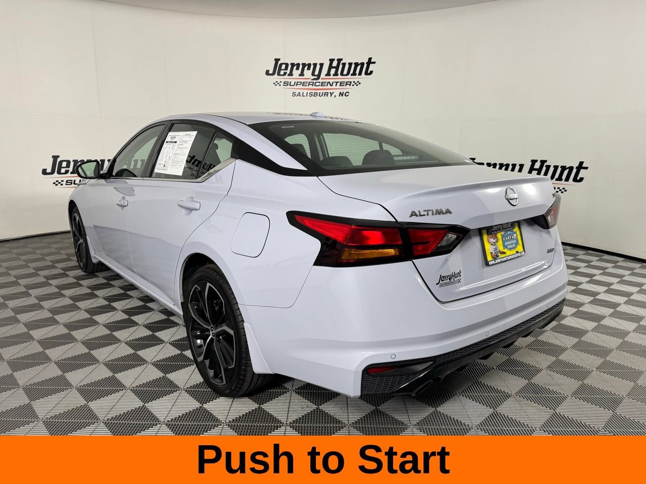 Used 2025 Nissan Altima 2.5 SR AWD/4WD image 9