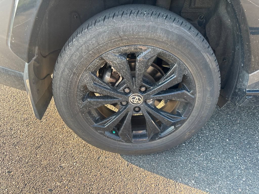 Used 2024 Toyota RAV4 XSE AWD/4WD image 10