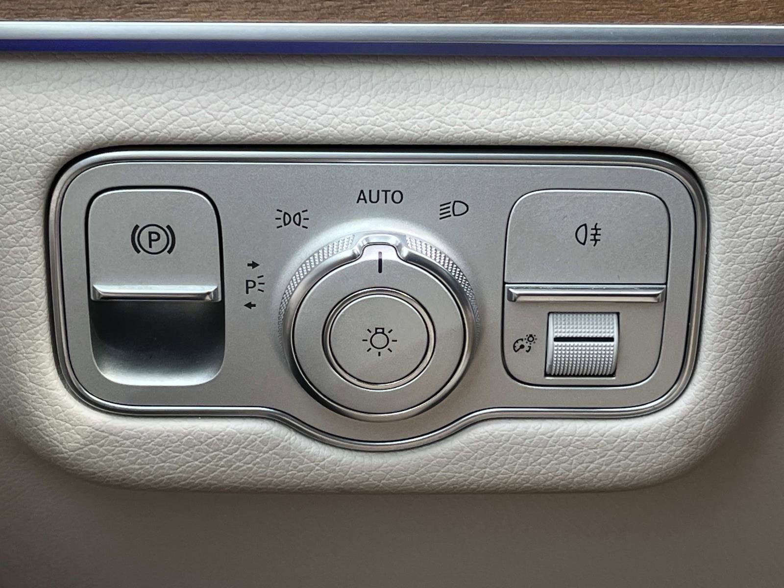 Certified 2020 Mercedes-Benz GLS 580 4MATIC image 28